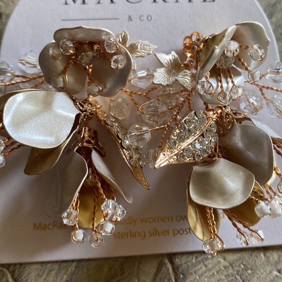Macrae Wire Flower Buds Crystal Leaves Gold Earrings NWT - Picture 6 of 11